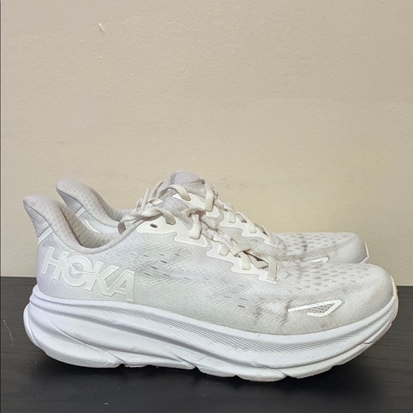 Hoka one women’s W Clifton 9 size 6.5 - Picture 1 of 8